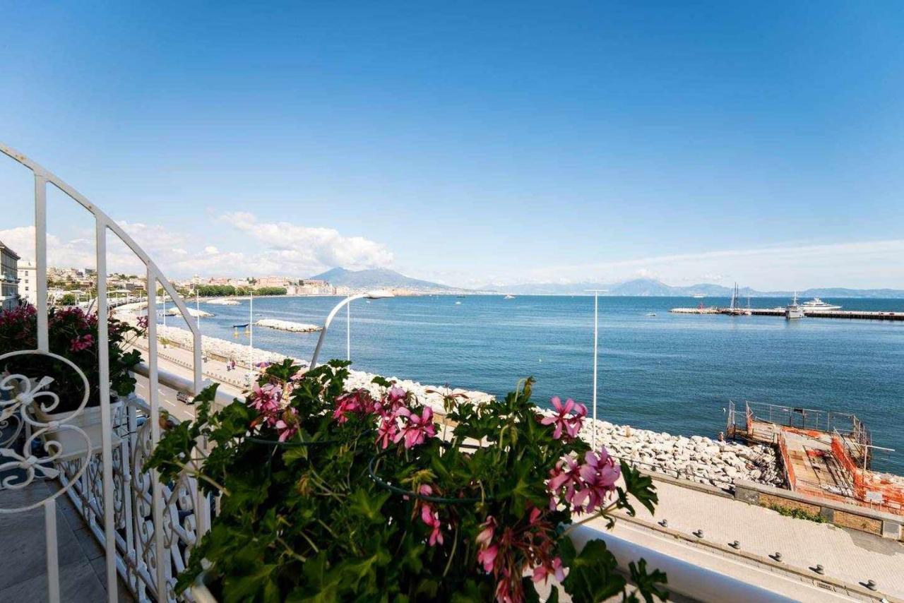 Seaside Caracciolo Ξενοδοχείο Νάπολη Εξωτερικό φωτογραφία